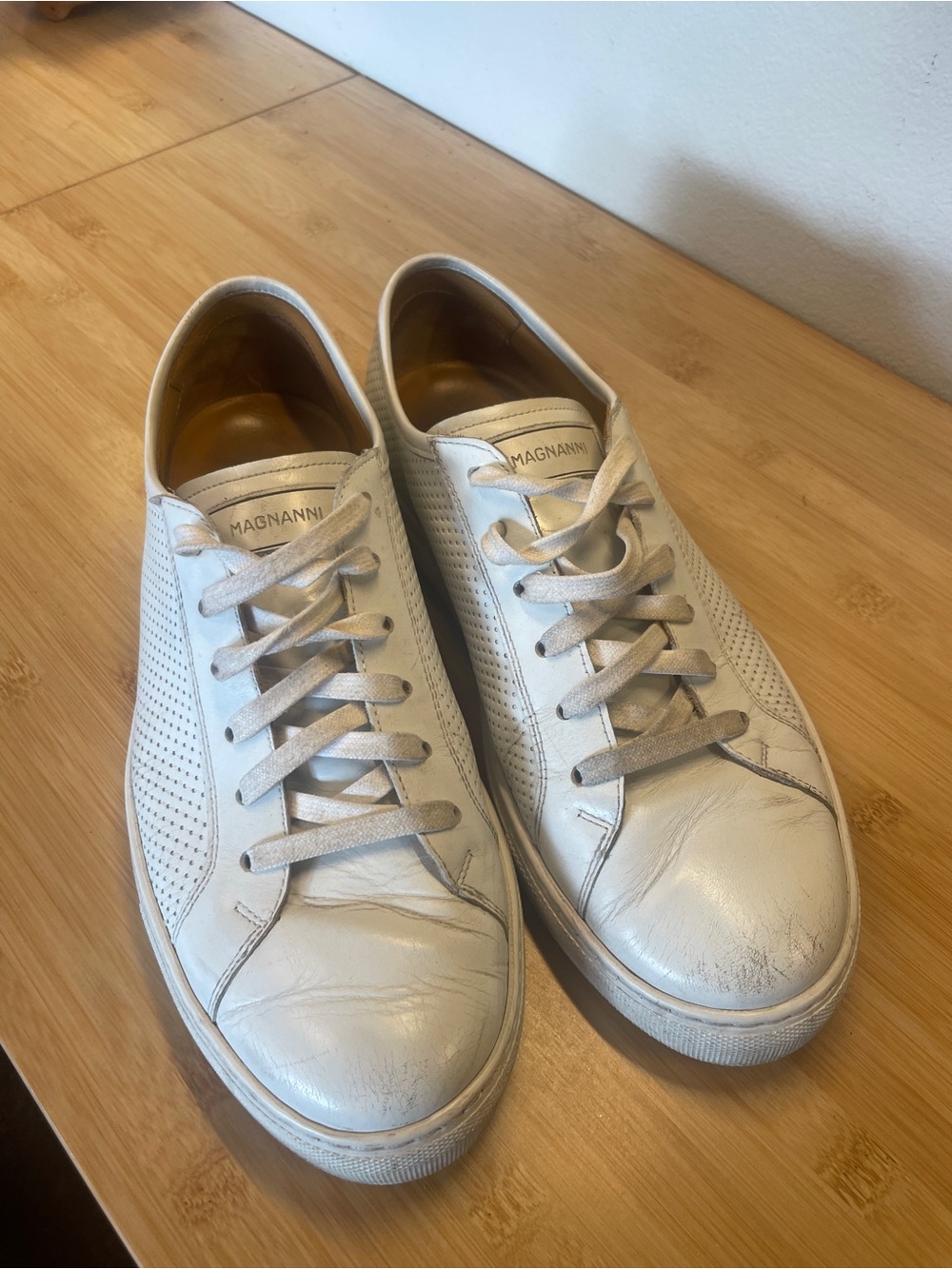 Magnanni White Leather Low-Top Sneakers